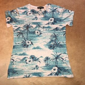 Nwot Creation S Hawaiian blue & white top, partly embellished